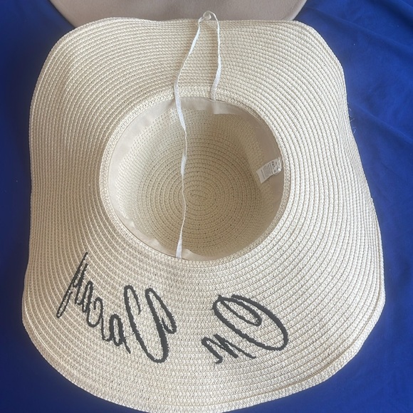 Elegant Straw Sun Hats - Picture 8 of 8